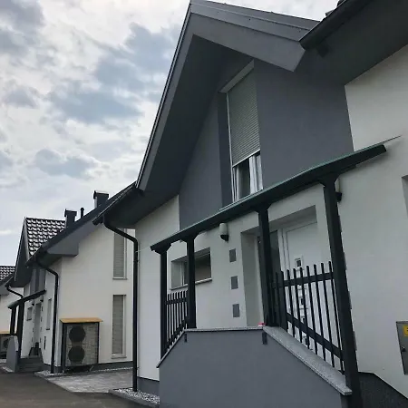 شقة Apartmaji Dolgi Most ليوبليانا
